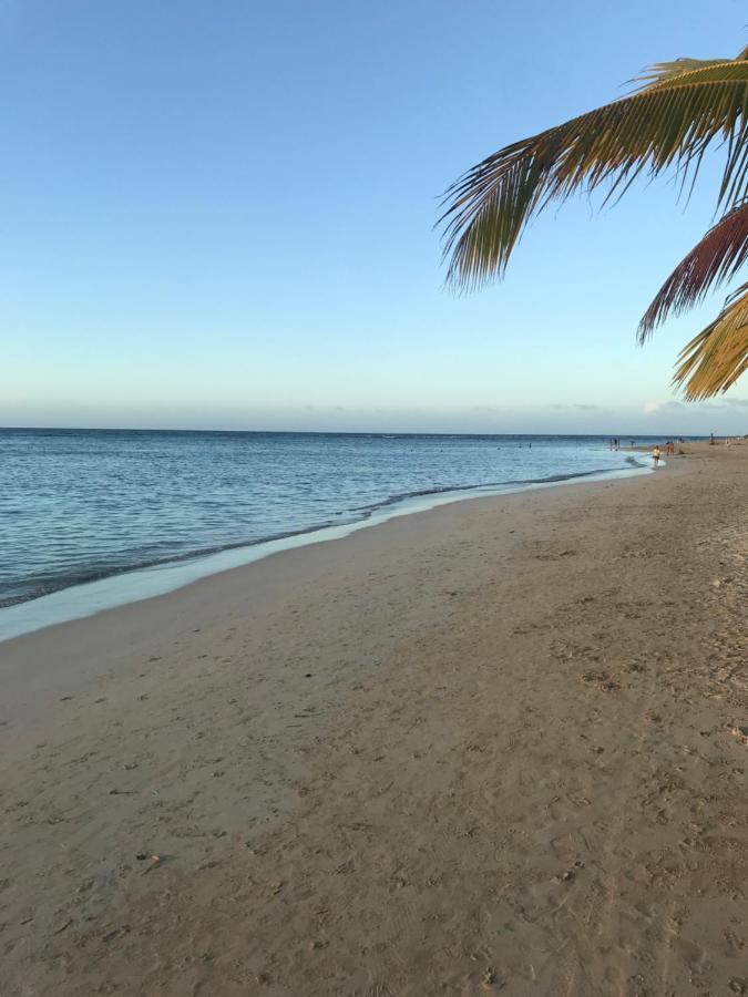 Cozy Oceanfront Villa With Direct Beach Access 拉斯特拉纳斯 外观 照片