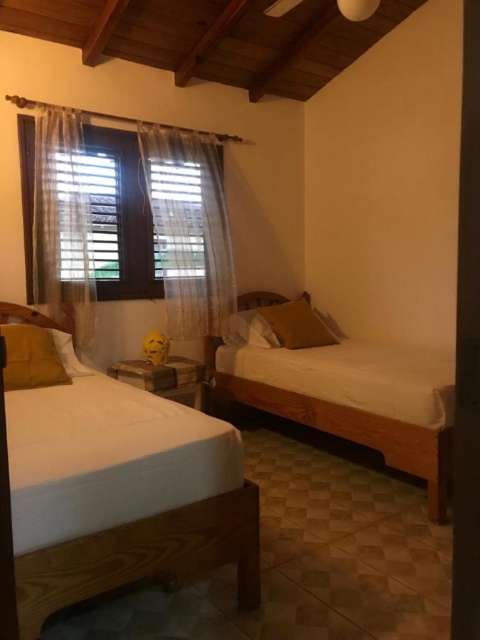 Cozy Oceanfront Villa With Direct Beach Access 拉斯特拉纳斯 外观 照片