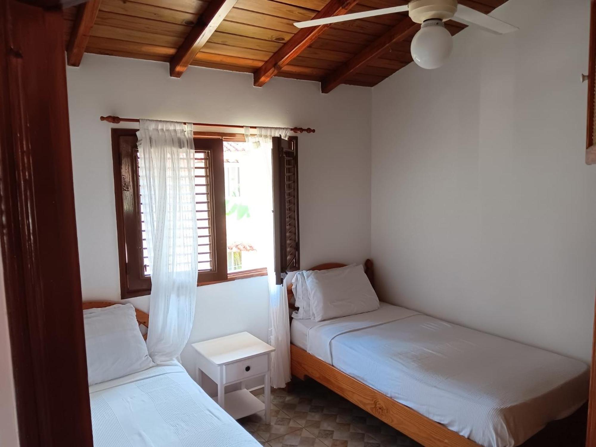 Cozy Oceanfront Villa With Direct Beach Access 拉斯特拉纳斯 外观 照片